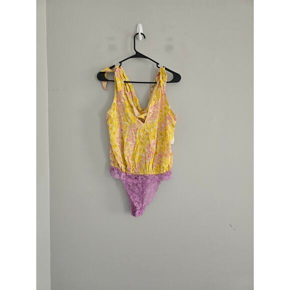 Free People Yellow Floral Bodysuit S NWT - Picture 3 of 4